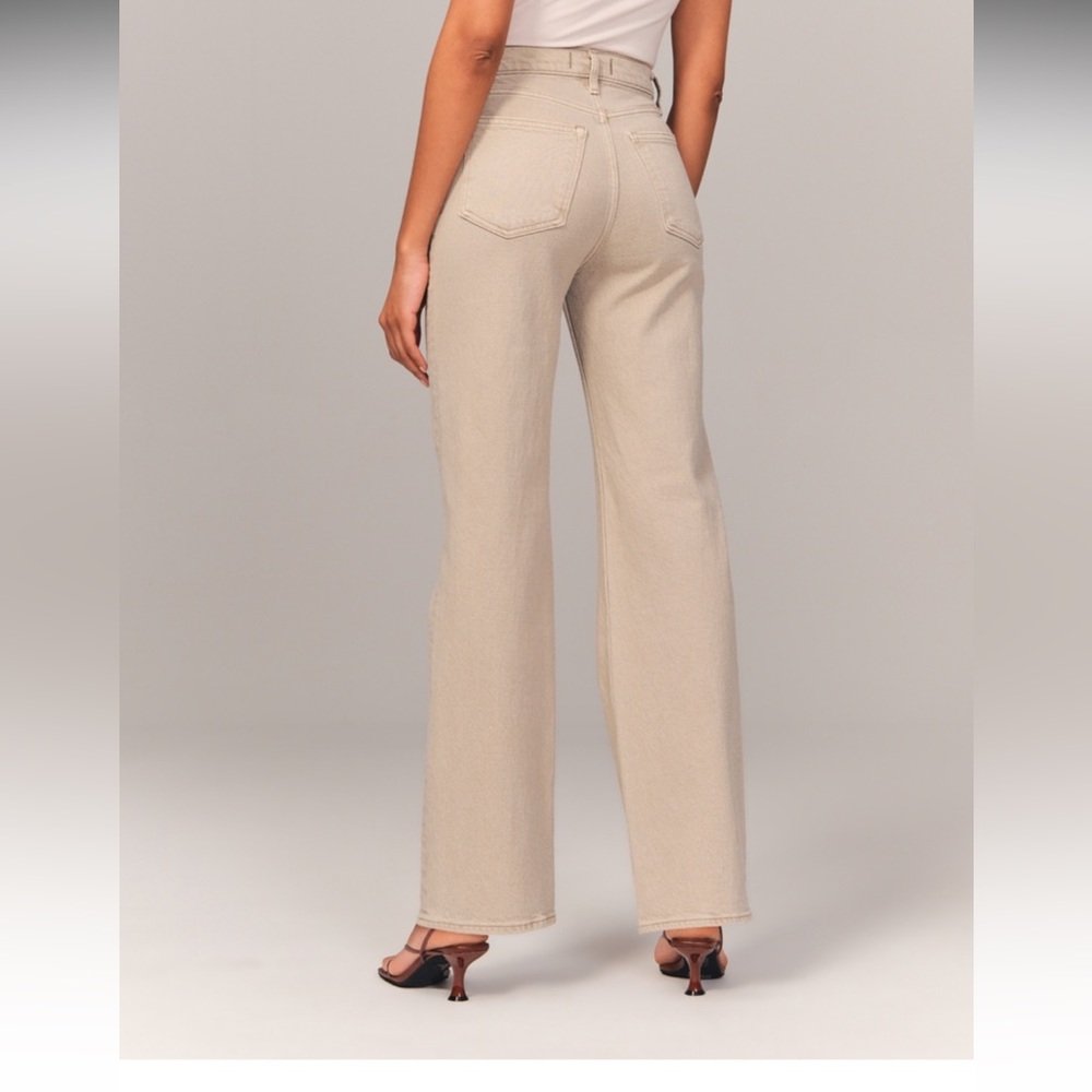 Abercrombie High Rise 90s Relaxed Jean (Size 4L/27)